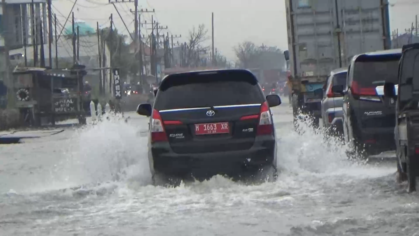 Jalur Pantura Demak Masih Terendam Banjir