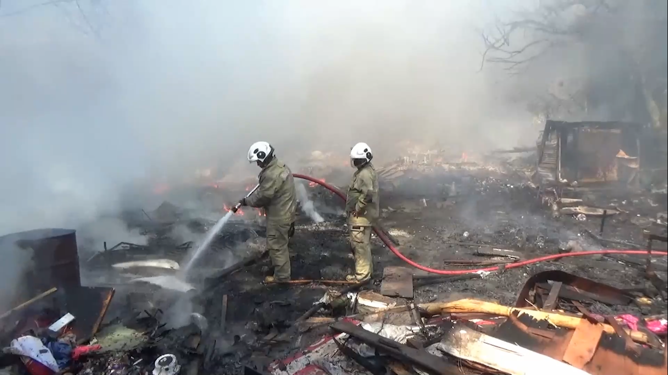 Puluhan Pemukiman Pemulung di TPA Jatibarang Hangus Terbakar