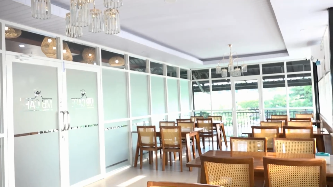 MB Cafe Tempat Tongkrongan Asyik Dengan View Menawan 