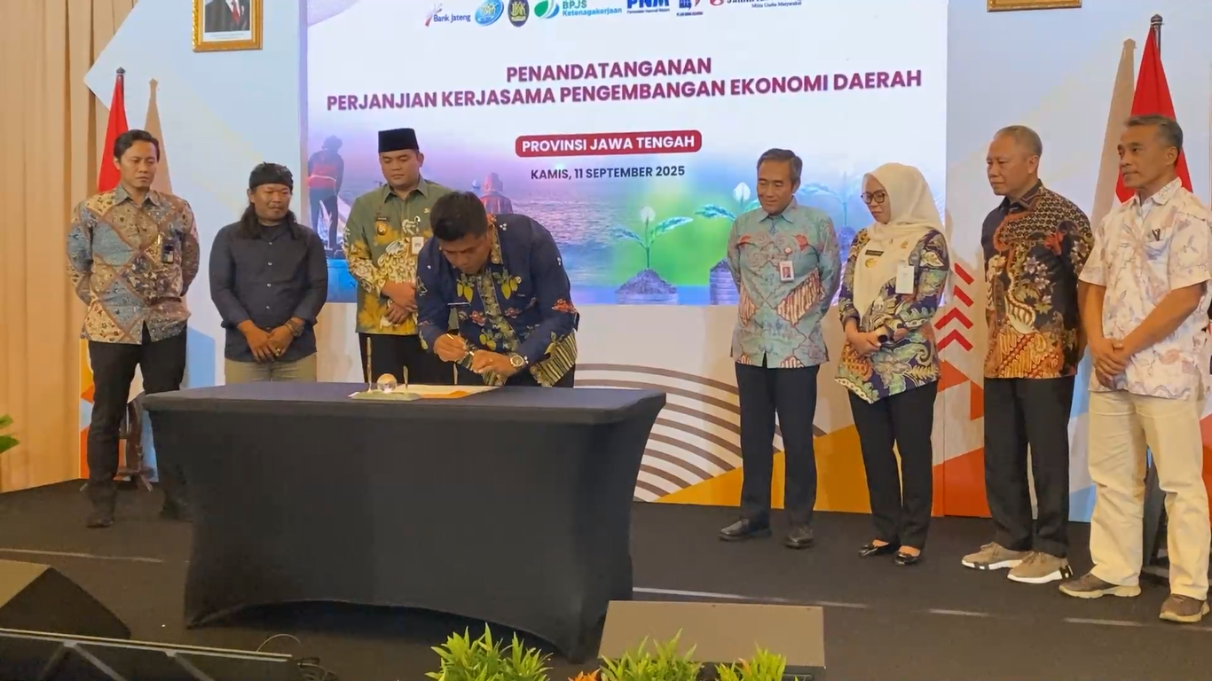 OJK Kukuhkan Campaign Manager untuk Tekan Gap Literasi dan Inklusi Keuangan
