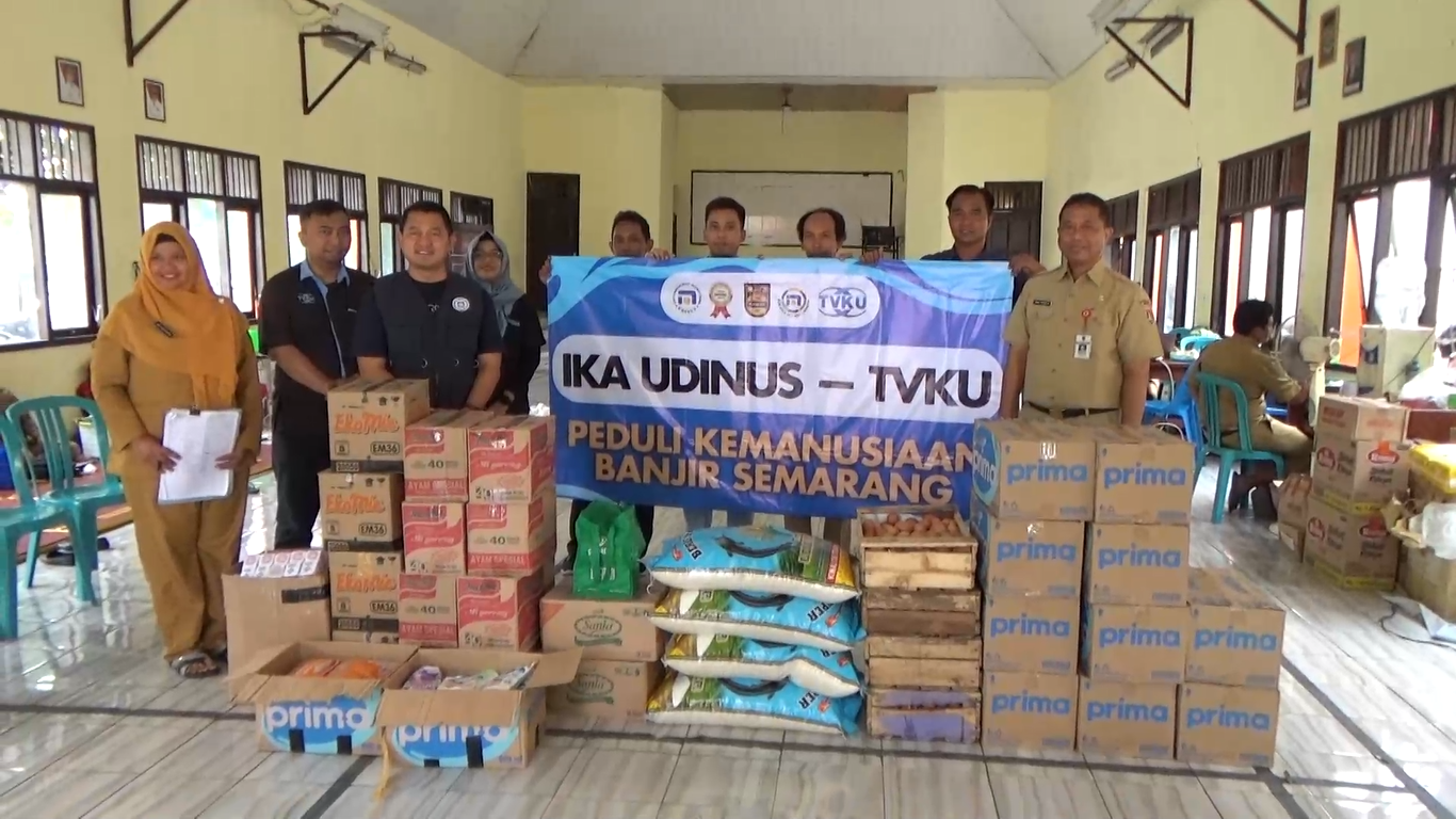 Ika Udinus - TVKU Salurkan Bantuan Untuk Korban Banjir di Kecamatan Genuk 