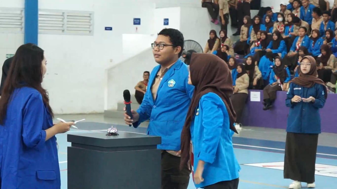 Fakultas Ilmu Komputer Universitas Dian Nuswantoro kembali menggelar kegiatan tahunan bertajuk FIK FAIR 2025. Ajang ini menjadi wadah bagi pelajar untuk mengenal dunia teknologi. sekaligus mengasah kemampuan logika dan inovasi sejak dini. 